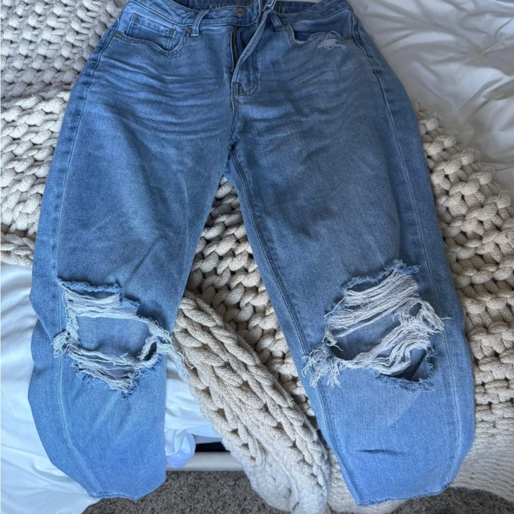 American Eagle Outfitters Light Blue Distressed Boyfriend Jeans